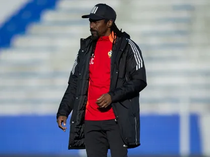 بعد رحيله عن ليبيا.. المدرب السنغالي أليو سيسيه يتولى تدريب منتخب آنغولا