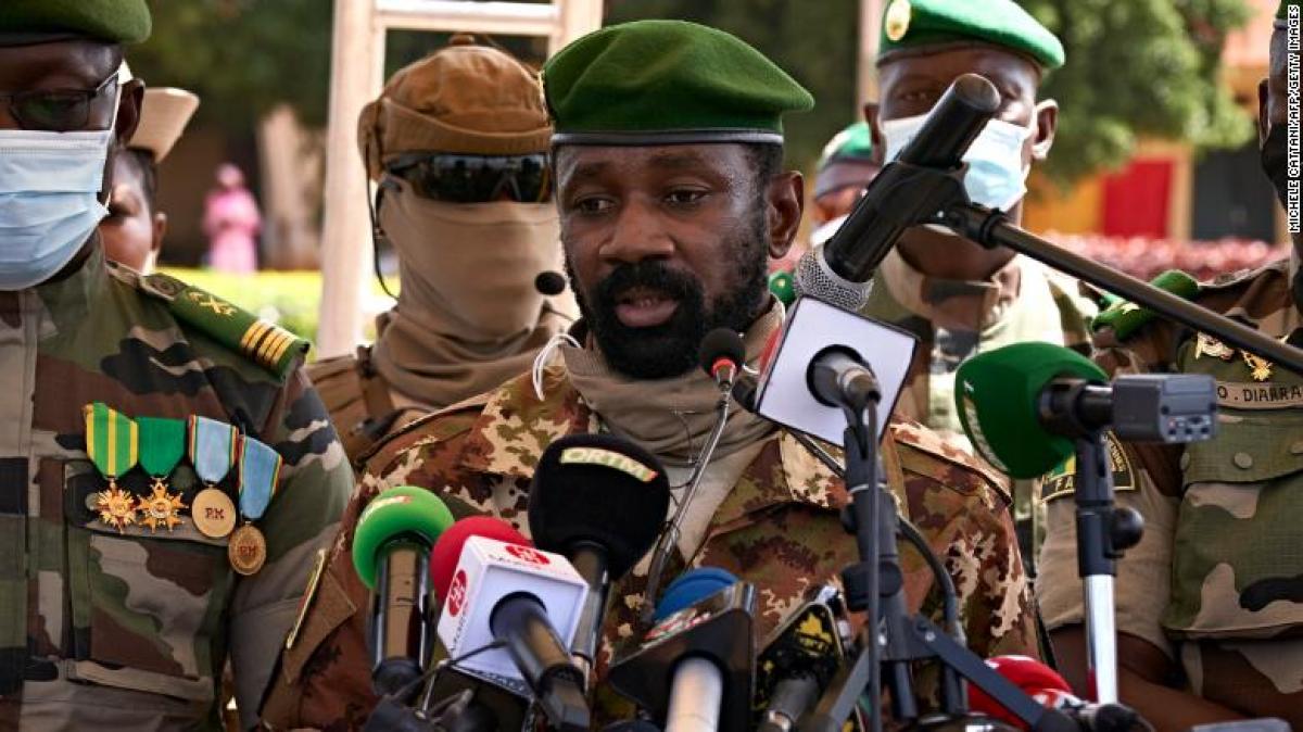 مالي: غويتا يشيد بمرونة الماليين في مواجهة عقوبات الإيكواس