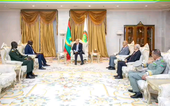 نواكشوط: غزواني يلتقي وزير القوات المسلحة السنغالي الجنرال برام جوب