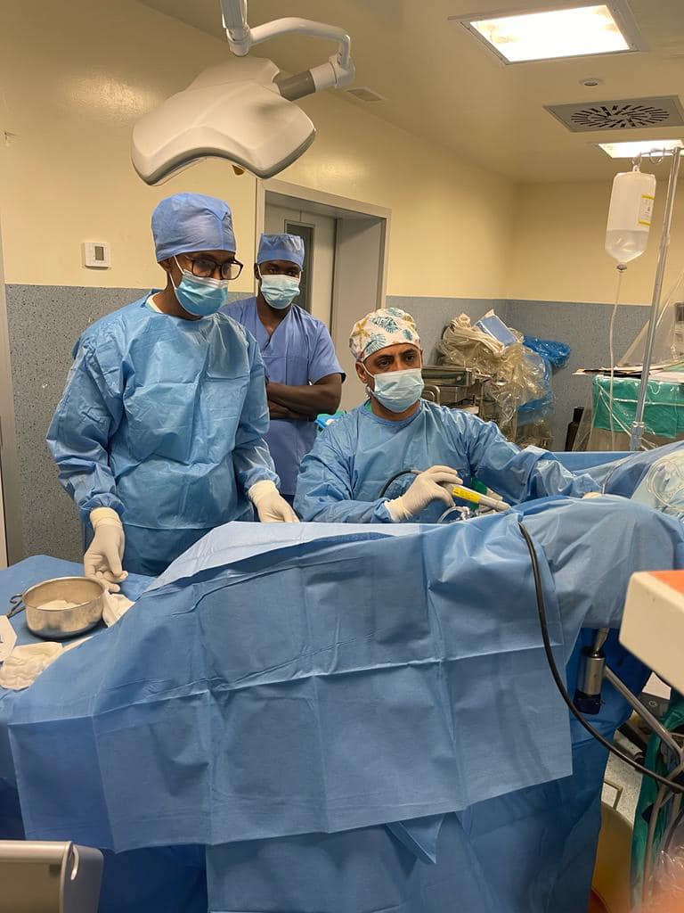 إجراء أول عملية جراحية لحصى الكلى بتقنية الليزر