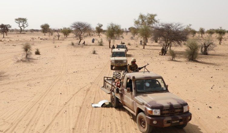 تصعيد عسكري في بوركينا فاسو يسفر عن خسائر كبيرة في صفوف المسلحين