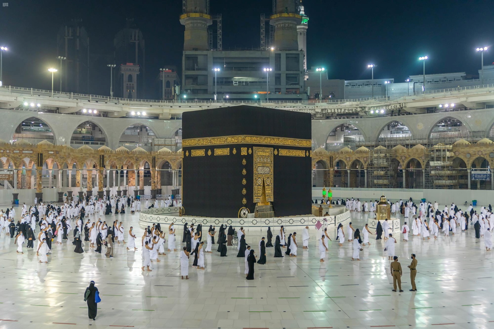 السعودية: السماح باستخدام الطاقة الاستيعابية للحرم المكي وتخفيف الإجراءات