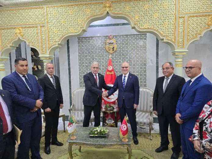 وزير الخارجية التونسي: نشكر للجزائر وقوفها مع تونس