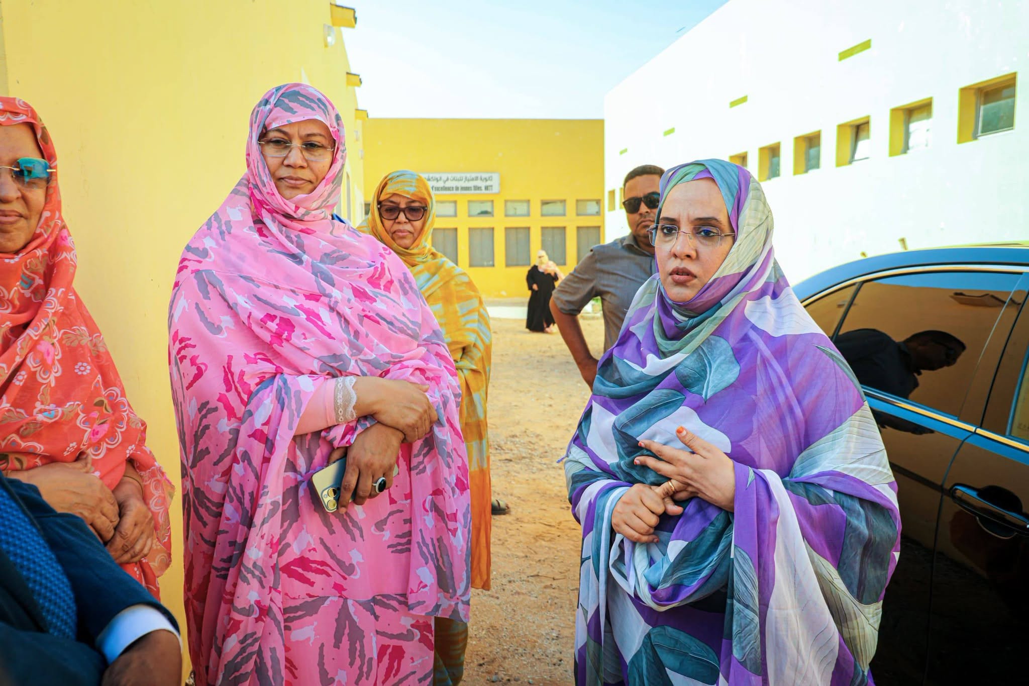 وزيرتا التربية والإسكان تتفقدان ثانوية امتياز البنات