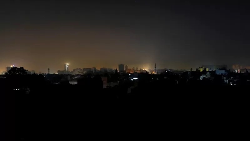 الظلام الدامس يخيم على نواكشوط لأكثر من ساعة