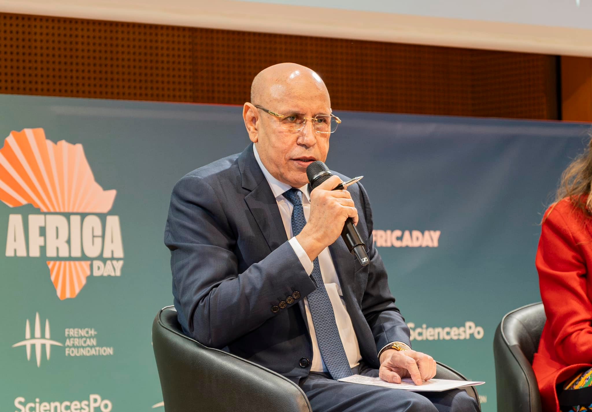 الرئيس الموريتاني يحاضر أمام طلاب معهد العلوم السياسية في باريس