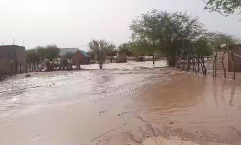 بومديد: السيول تحاصر  المركز الصحي ومناطق سكنية
