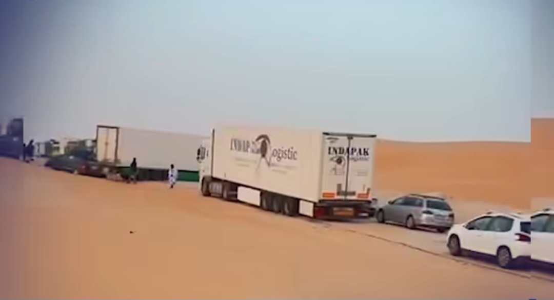 تعطل شاحنة يعرقل حركة السير على طريق نواكشوط–نواذيبو