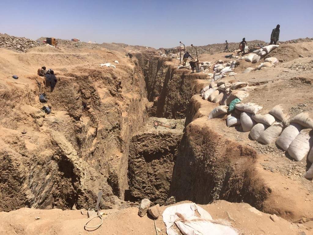 الحكومة: عاكفون على إعداد خطة لردع كل الأعمال غير المرخصة في مجال استخراج الذهب
