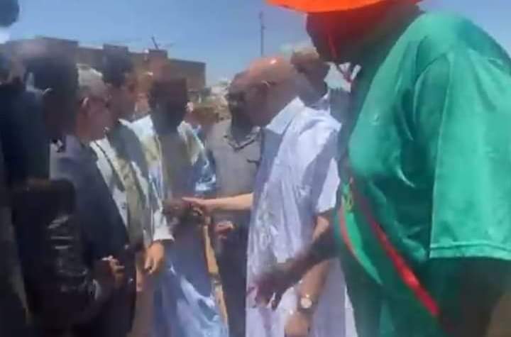 موريتانيا: الغزواني يزور الأحياء المتضررة من الأمطار بكيهيدي