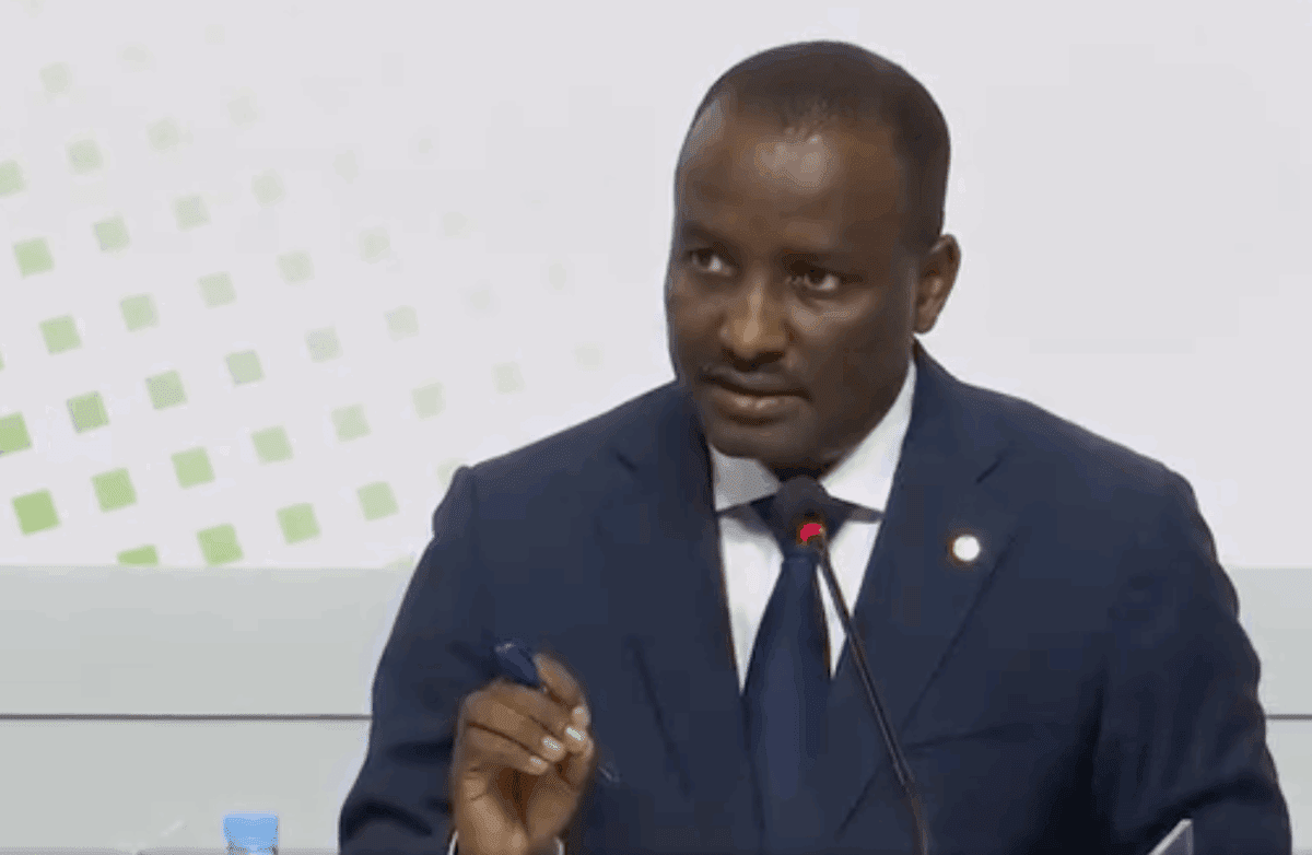 وزير الوظيفة: الرئيس كلف الحكومة بإعداد دراسة لرفع الأجور