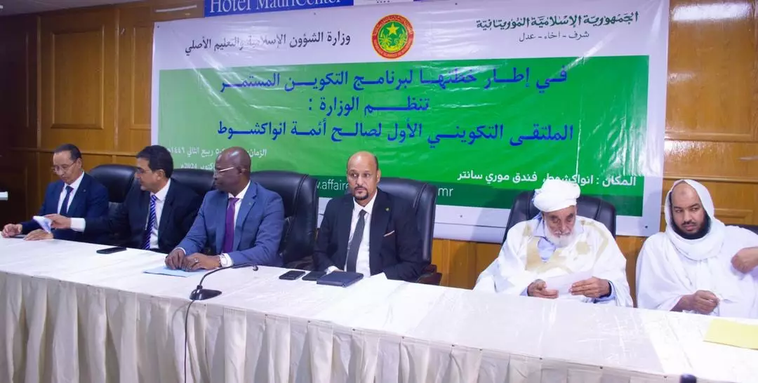 الحكومة:  نعمل على تطبيق توجيهات الرئيس بشأن العناية بالمساجد والمحاظر