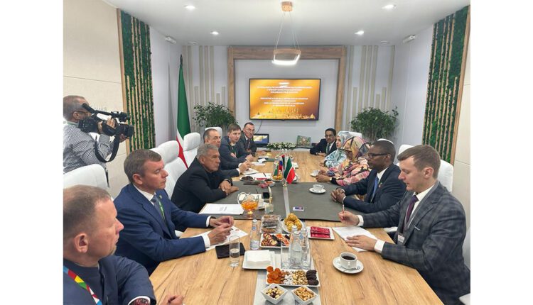 سان بطرسبرغ: مباحثات بين الوزير الأول ورئيس تتارستان