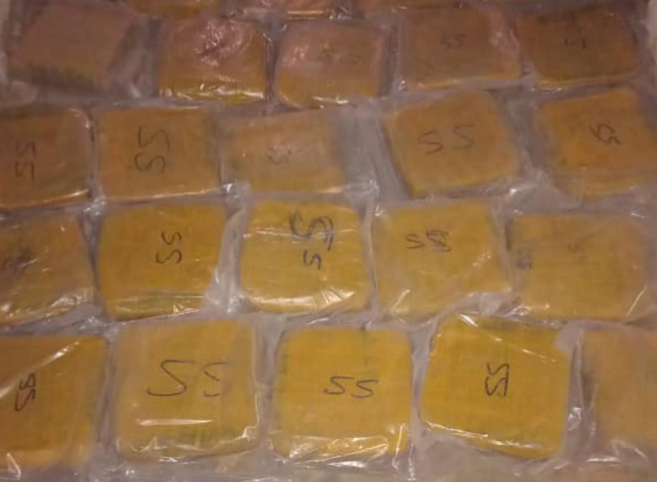 شرطة غابو تحبط تهريب 30 صفيحة من القنب الهندي