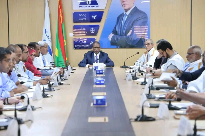 أحزاب الأغلبية توقع ردها على وثيقة الحوار لتسليمه لمنسق الحوار الوطني