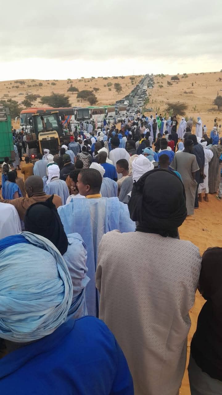 تعطل شاحنة على طريق "الأمل" يعرقل حركة المرور