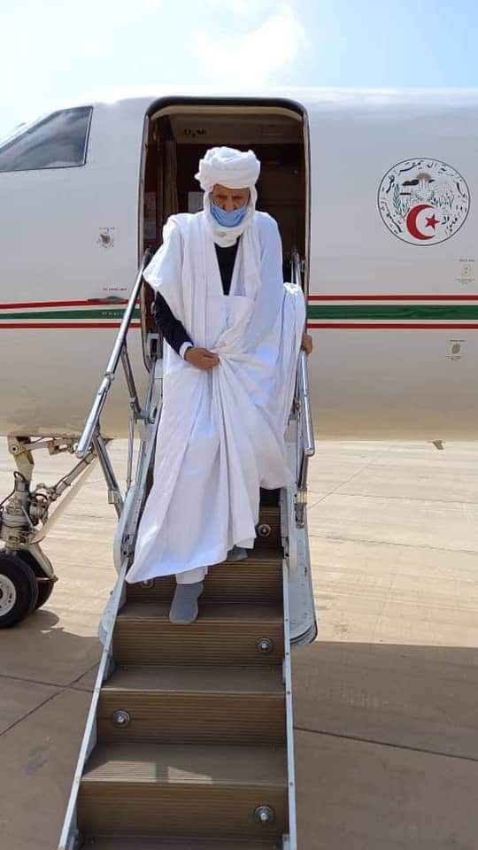 محمد خونه ولد هيداله يعود من الجزائر بعد رحلة استشفائية