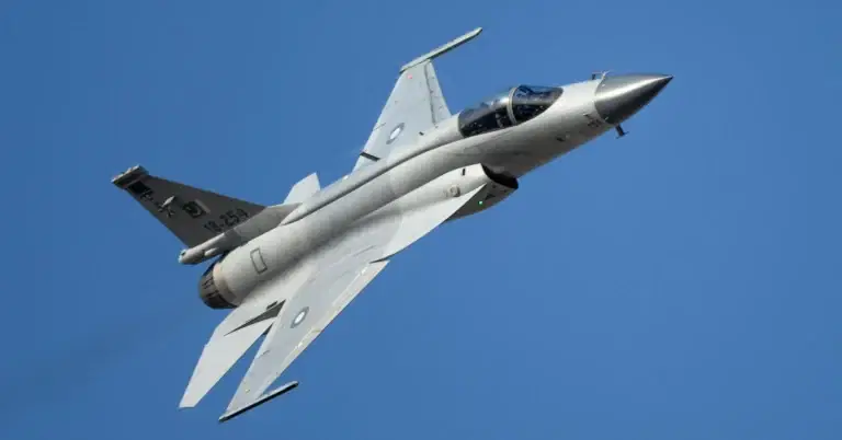 رويترز: المغرب يتفاوض مع باكستان لاقتناء مقاتلات «JF-17» وأسلحة متطورة