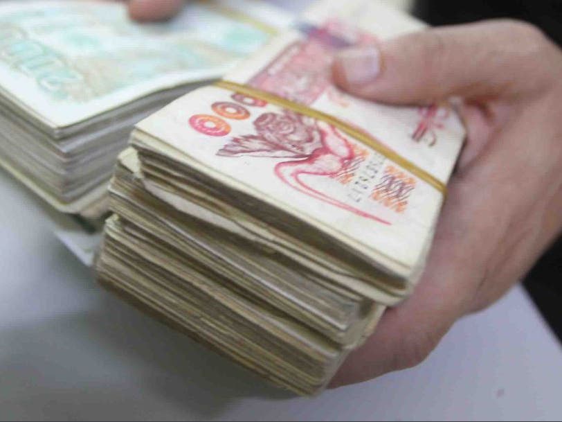المصرف المركزي في الجزائر يلغي قرار منع إيداع الأموال نقدًا في البنوك