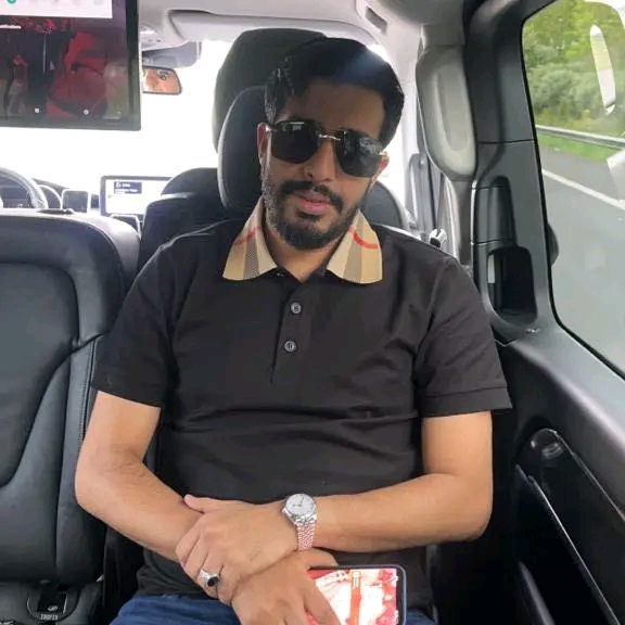 الشاب الموريتاني العربي ولد جدين يعلن مبايعته لملك المغرب