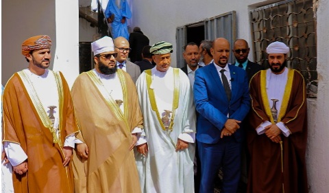 وزير الأوقاف العماني يوقع مع نظيره الموريتاني مذكرة تفاهم شملت المساجد والمحاظر  والتكوين