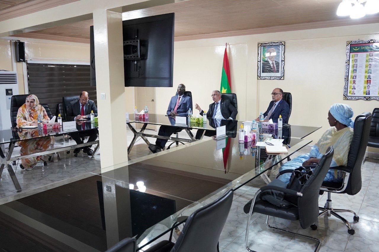 اللجنة الوزارية المكلفة بصندوق إنصاف تبحث الوصول إلى تأمين صحي شامل