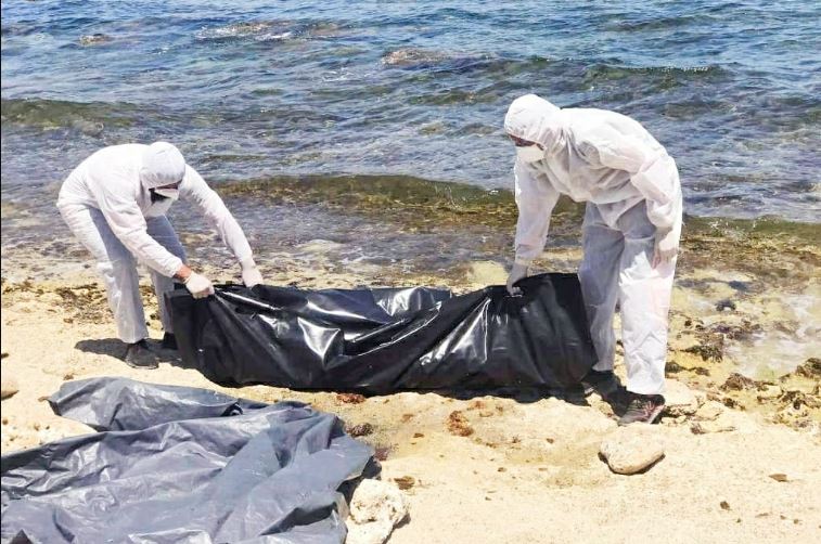 انتشال جثث 13 مهاجرا إفريفيا قرب السواحل التونسية