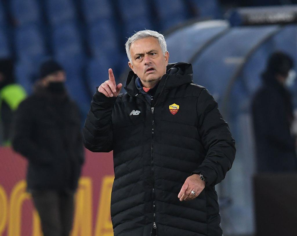 مورينيو أول مدرب يحقق البطولات الأوروبية الكبرى الثلاث