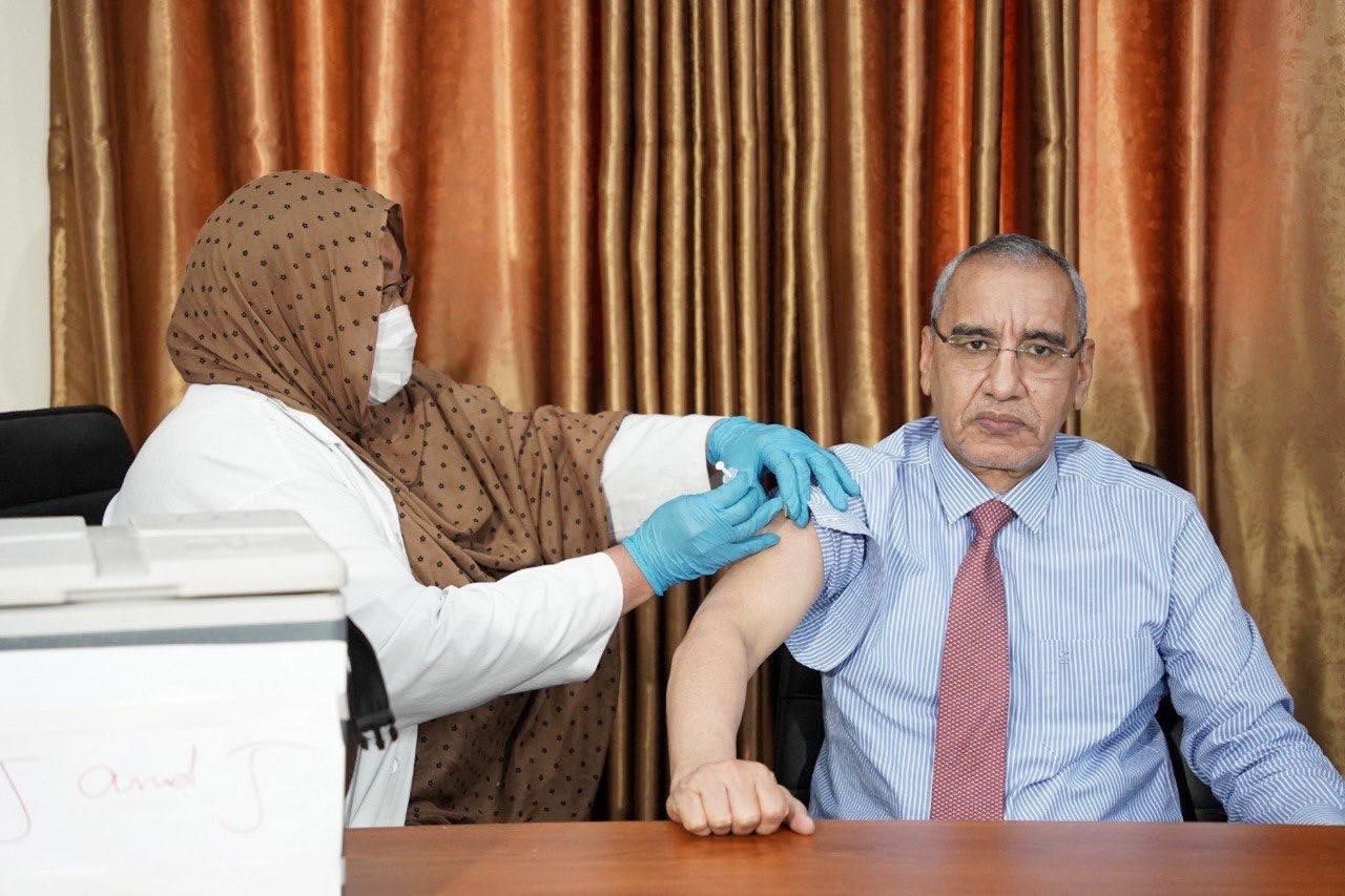 موريتانيا: أعضاء الحكومة يتلقون اللقاح في افتتاح حملة جديدة ضد كورونا