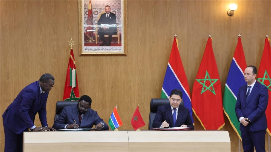 المغرب وغامبيا : توقيع اتفاقيات في مجالات الأمن والسياحة والنقل
