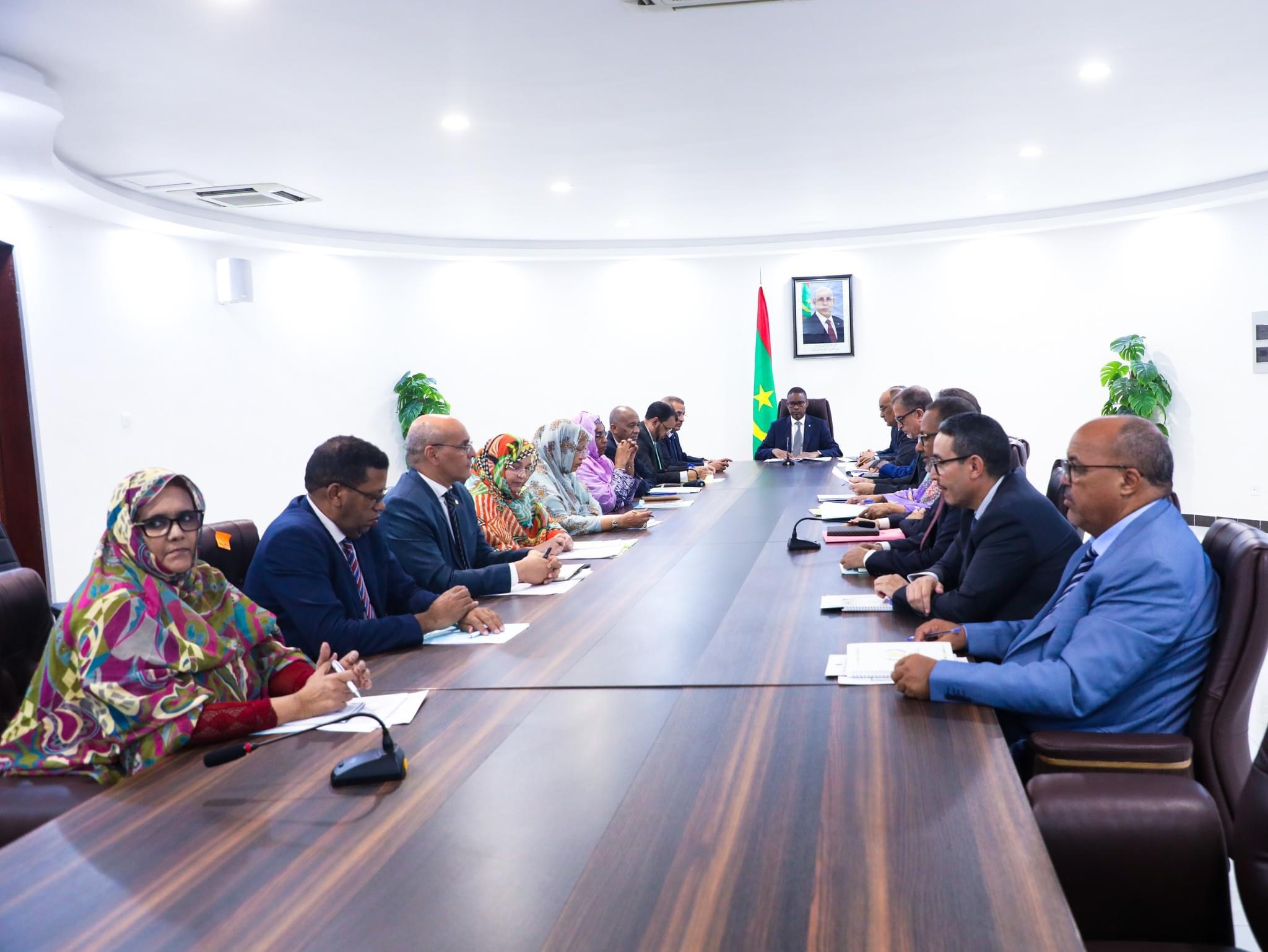 الوزير الأول يعطي تعليماته بتزويد السوق بالمنتجات الضرورية خلال شهر رمضان المبارك