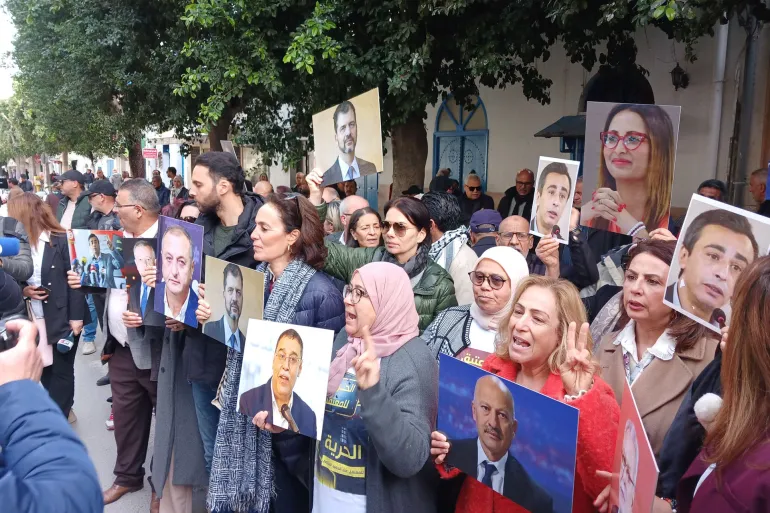 تونس: وقفة احتجاجية تطالب بالإفراج عن المعتقلين السياسيين