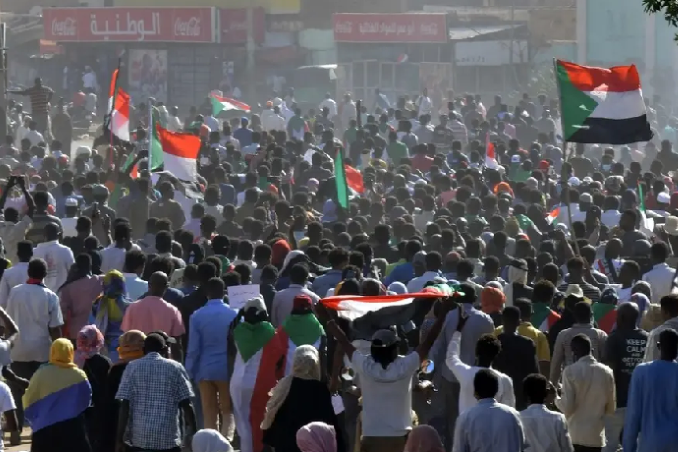 السودان: مقتل متظاهر على يد الأمن أثناء فض احتجاجات أم درمان