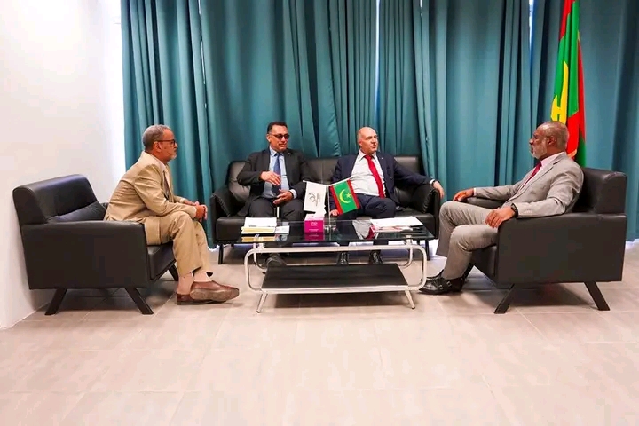 الأمين العام لوزارة الصحة يبحث مع وفد فلسطيني تقديم تسهيلات في مجال التكوين