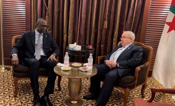 الجزائر تؤكد مواصلة مساعيها لتكريس مسار المصالحة بمالي