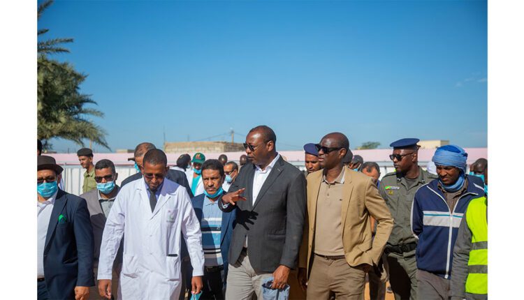 نواكشوط: وزير التنمية الحيوانية يتفقد فضاءات الذبح في مقاطعتي الميناء وتوجنين