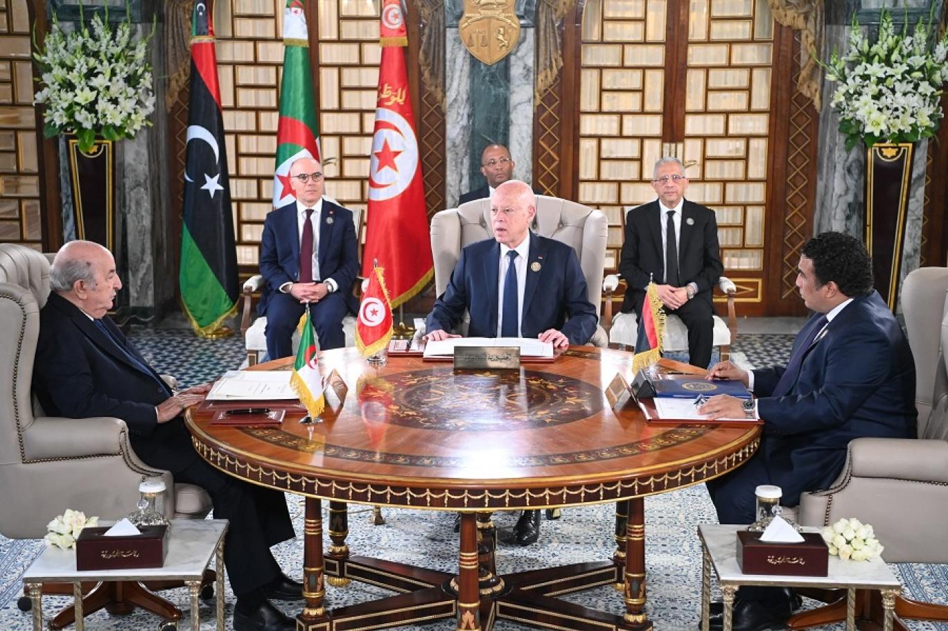تونس: القمة الثلاثية المغاربية توصي بتوحيد المواقف والتنسيق لتعزيز الأمن بالمنطقة