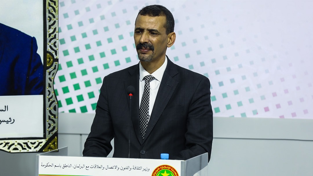  الناطق باسم الحكومة: عدد المتعاقدين المشمولين بفسخ العقود يبلغ 900 شخص