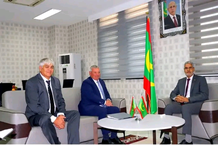 الحكومة تدعو شركة كينروس تازيازت لخلق فرص عمل جديدة ومرتنة الوظائف بالشركة
