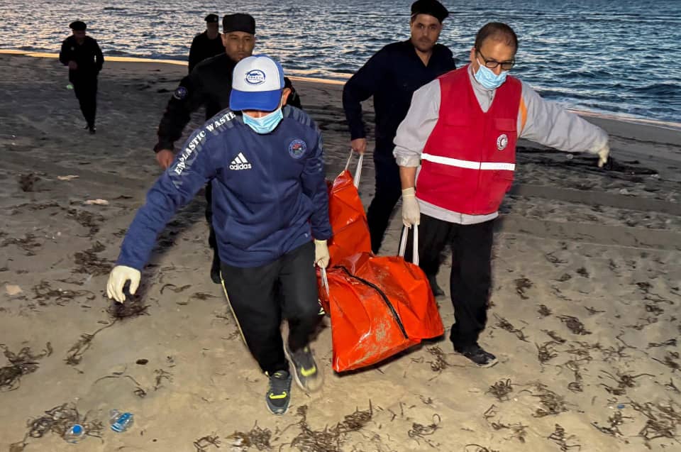 ليبيا: العثور على 21 جثة لمهاجرين في مقبرة جماعية بشرق البلاد