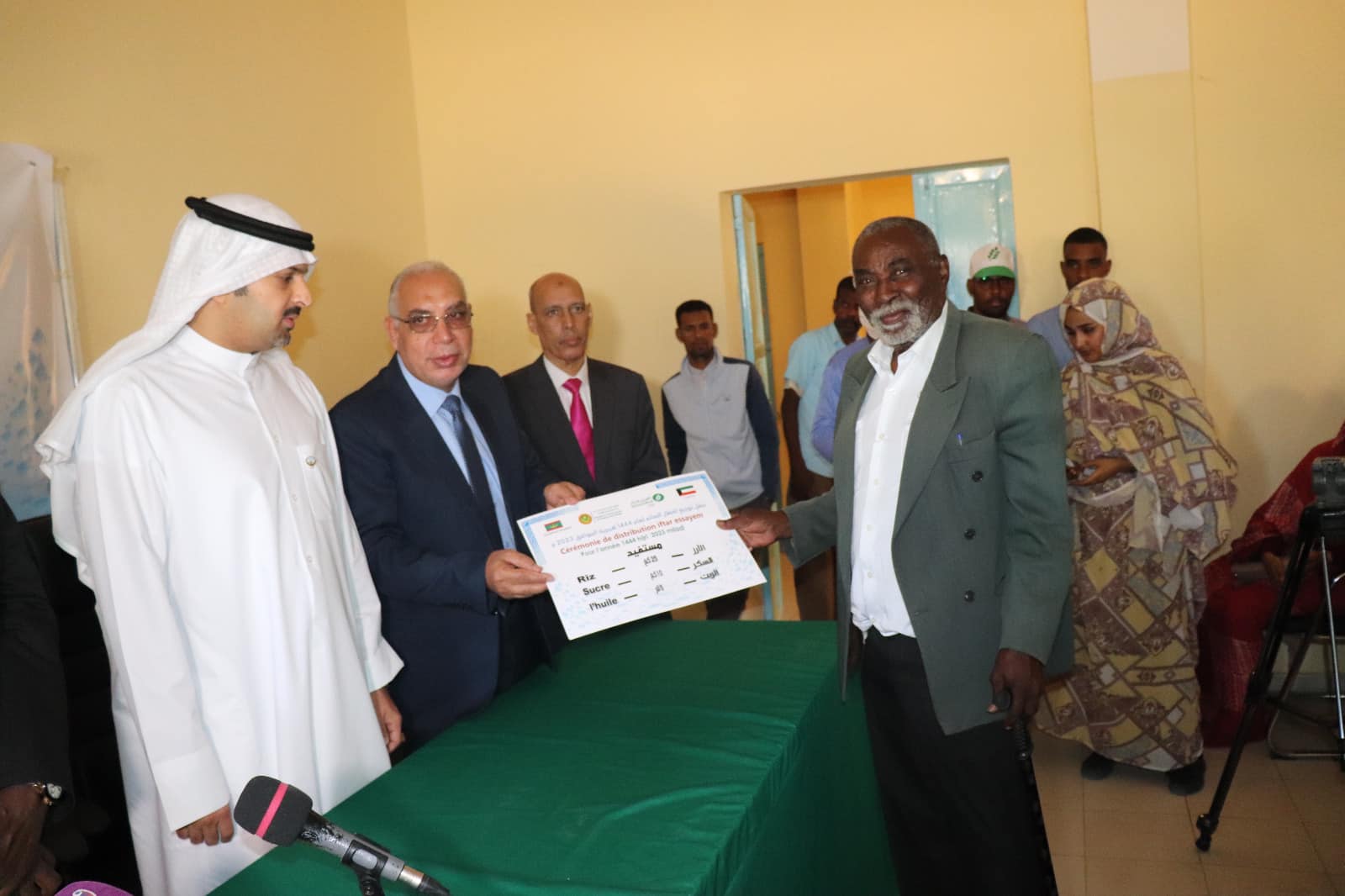 نواكشوط : توزيع 400 سلة غذائية ضمن برنامج إفطار الصائم