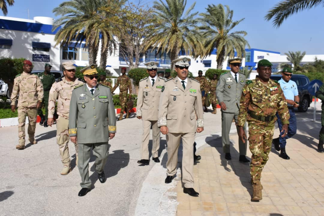 قائد الجيوش المالية يزور قيادة أركان الدرك الوطني