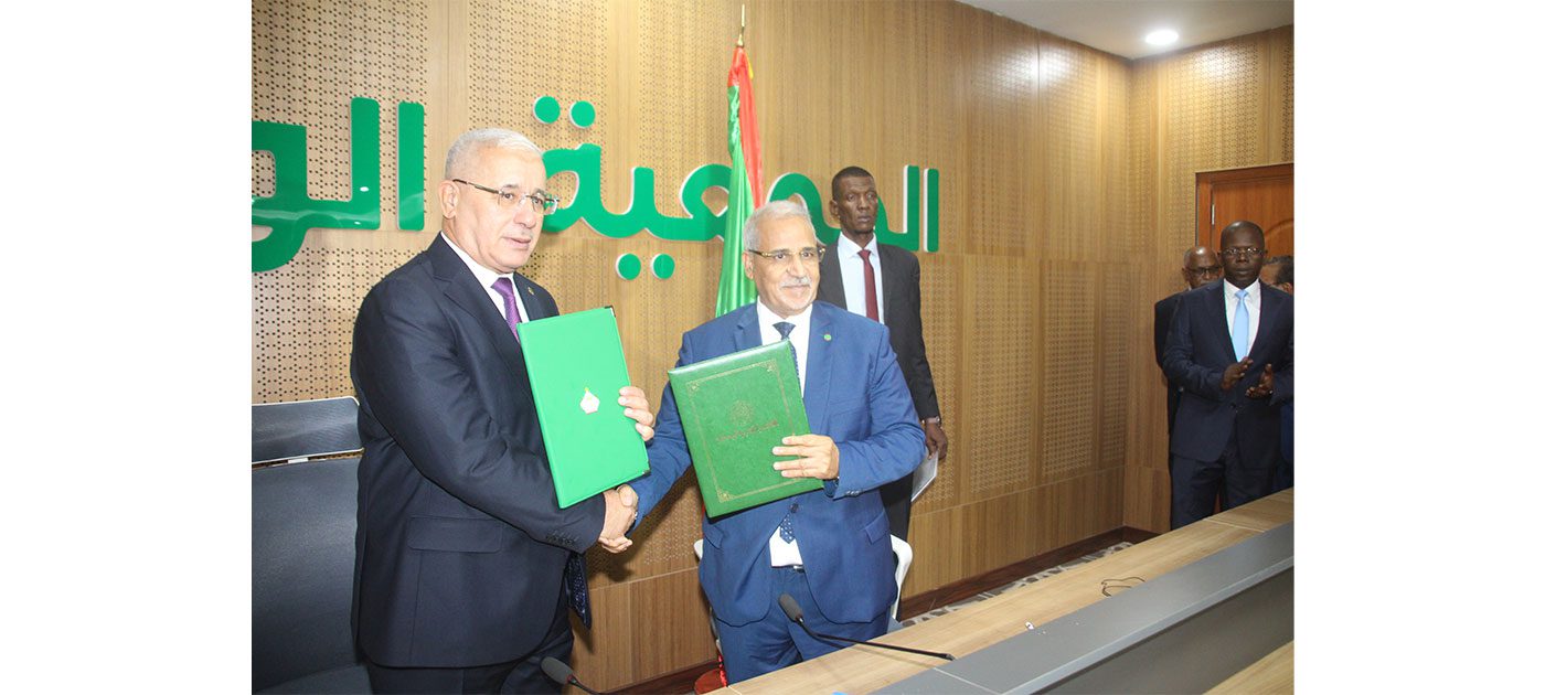 موريتانيا والجزائر توقعان بروتوكولا إضافيًا لتنظيم آليات عمل اللجنة البرلمانية الكبرى المشتركة بينهما