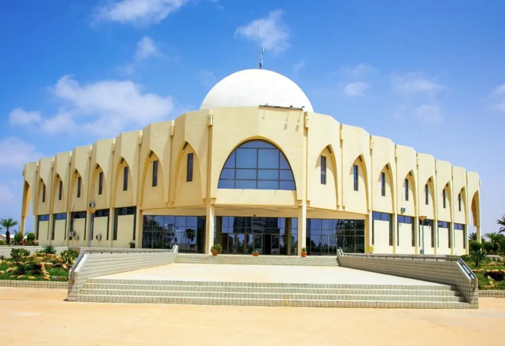 تعليق اجتماع الطيف السياسي مع منسق الحوار بسبب  نقاشات حادة بشأن إدراج المأموريات ضمن أجندة الحوار