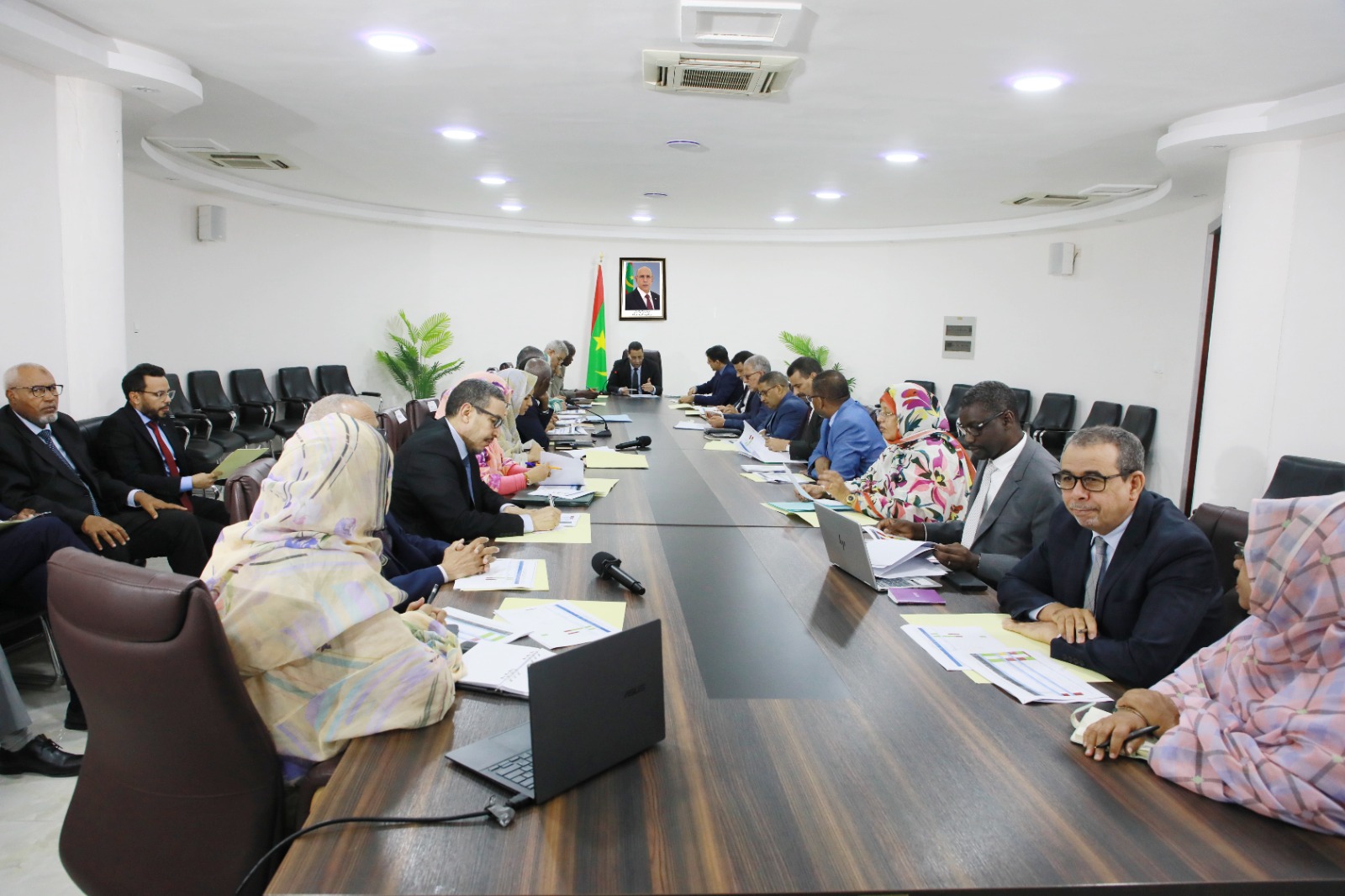 الوزير الأول يدعو لتفعيل آليات مراقبة تنفيذ مشاريع التنمية  