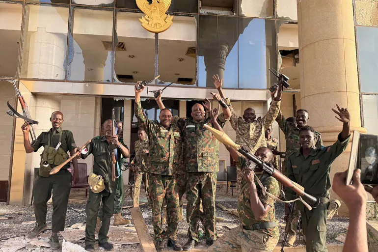 الجيش السوداني يبسط سيطرته على مواقع في الخرطوم ويتجه لحسم معاركه في مناطق أخرى