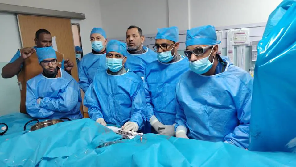 فريق طبي موريتاني إيطالي ينجح في أول عملية لتفتيت تكلسات الشرايين