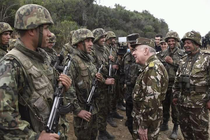 الجزائر: الجيش يعلن القضاء على 6 مسلحين يشتبه في ارتباطهم بالإرهاب