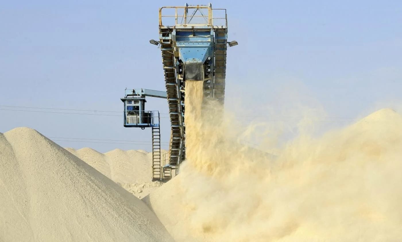 خواطرُ عابرة حول موضوع استغلال منجم الفوسفات في بوفلْ ..