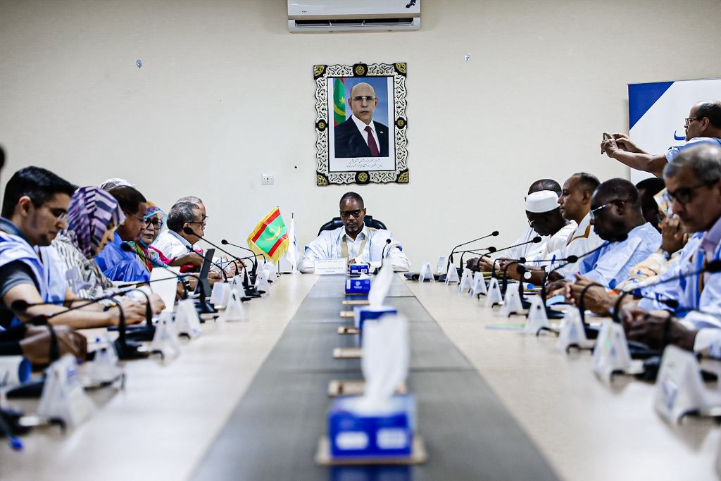 اللجنة الدائمة لحزب الإنصاف تناقش تعزيز البناء المؤسسي للحزب وتطوير أدائه السياسي